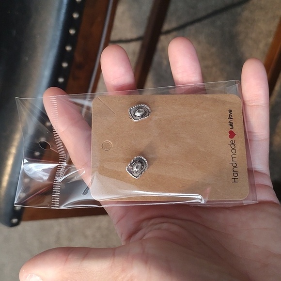 Jewelry - Silver Vintage Western Cowboy Hat Stud Earrings